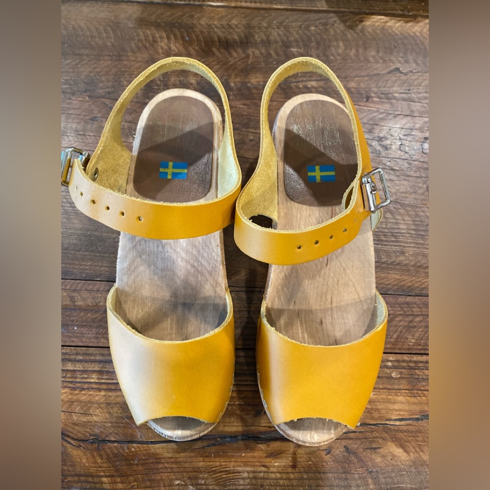 MIA Clogs - Picture 4 of 12